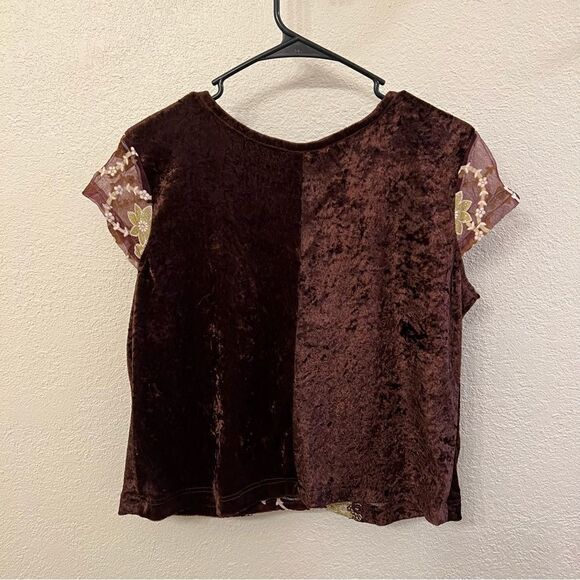 Scoop Neck Short Sleeve Decorative Top - Picture 2 of 5